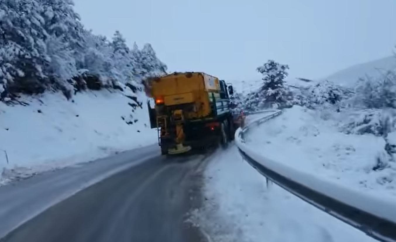 Reshje dëbore gjatë gjithë natës/ ARRSH: Vështirësi nga rënia e orteqeve në aksin Bogë-Theth