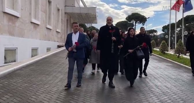 Berisha, thirrje për revolucion. Kryedemokrati: Betejë është për jetë a vdekje, Rama nuk ikën me votë