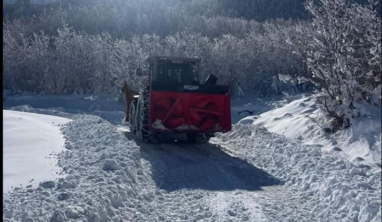 Moti i keq, Peleshi: Përmirësohet situata, janë liruar akset rrugore kombëtare