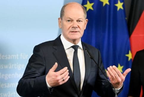 Scholz: Franca dhe Gjermania do të vazhdojnë të mbështesin Ukrainën