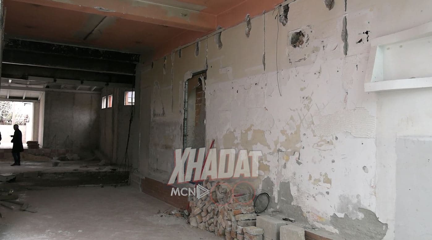 Xhadat - Biznesi i katit të parë zhduk kollonën dhe trarët e pallatit në Vlorë/ Banorët: Po na rrezikohet jeta