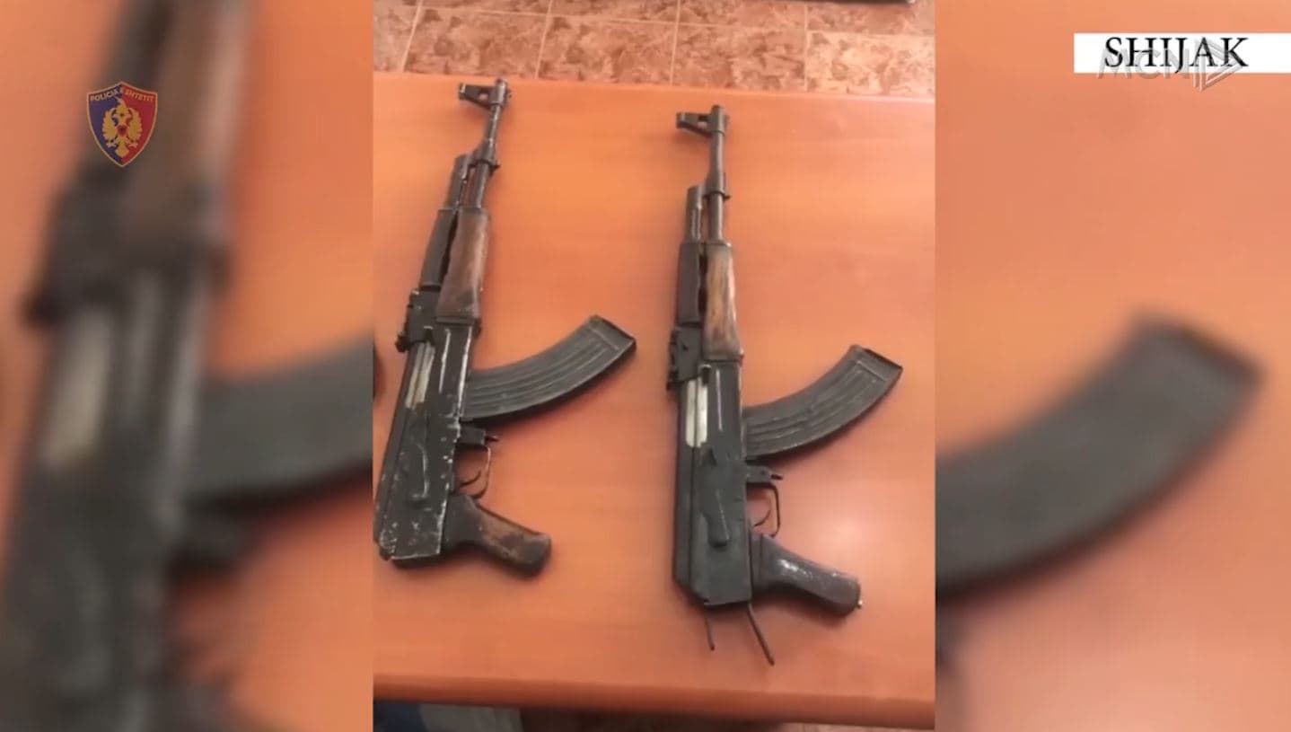 Shtëpi bari dhe arsenal armësh në Shijak (VIDEO)