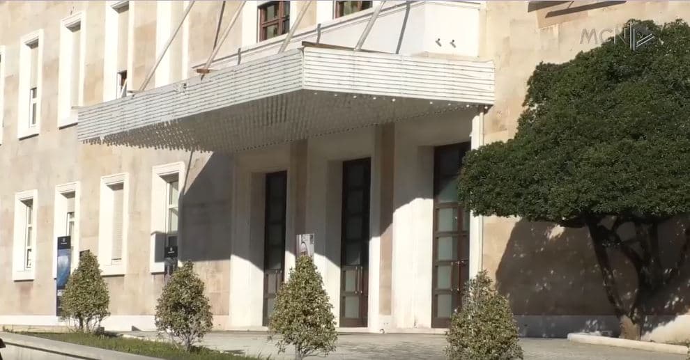 Ju lutem, mos iu afroni ministres (VIDEO)