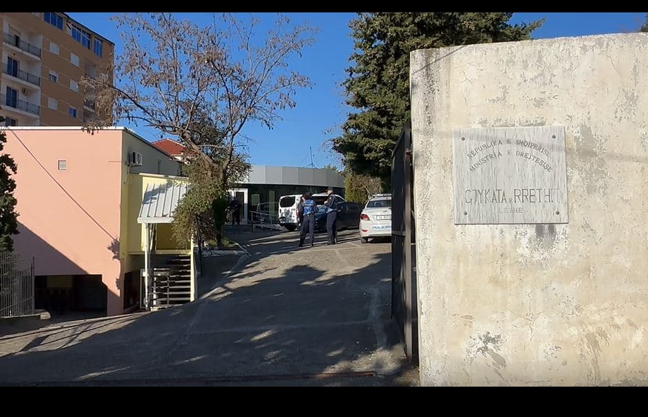     Bëri vendim gjyqësor të falsifikuar/ Gjykata e Lezhës dënon me një vit burg qytetarin