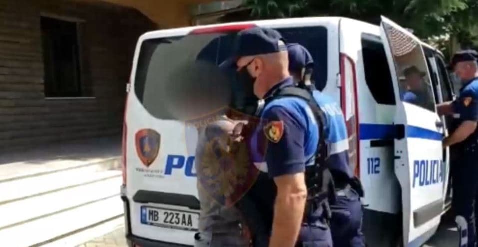 Ngacmoi seksualisht të miturën, arrestohet 54-vjeçari në Lushnjë