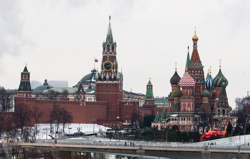 Kremlini përjashton çdo bisedë mes Putinit dhe Zelensky