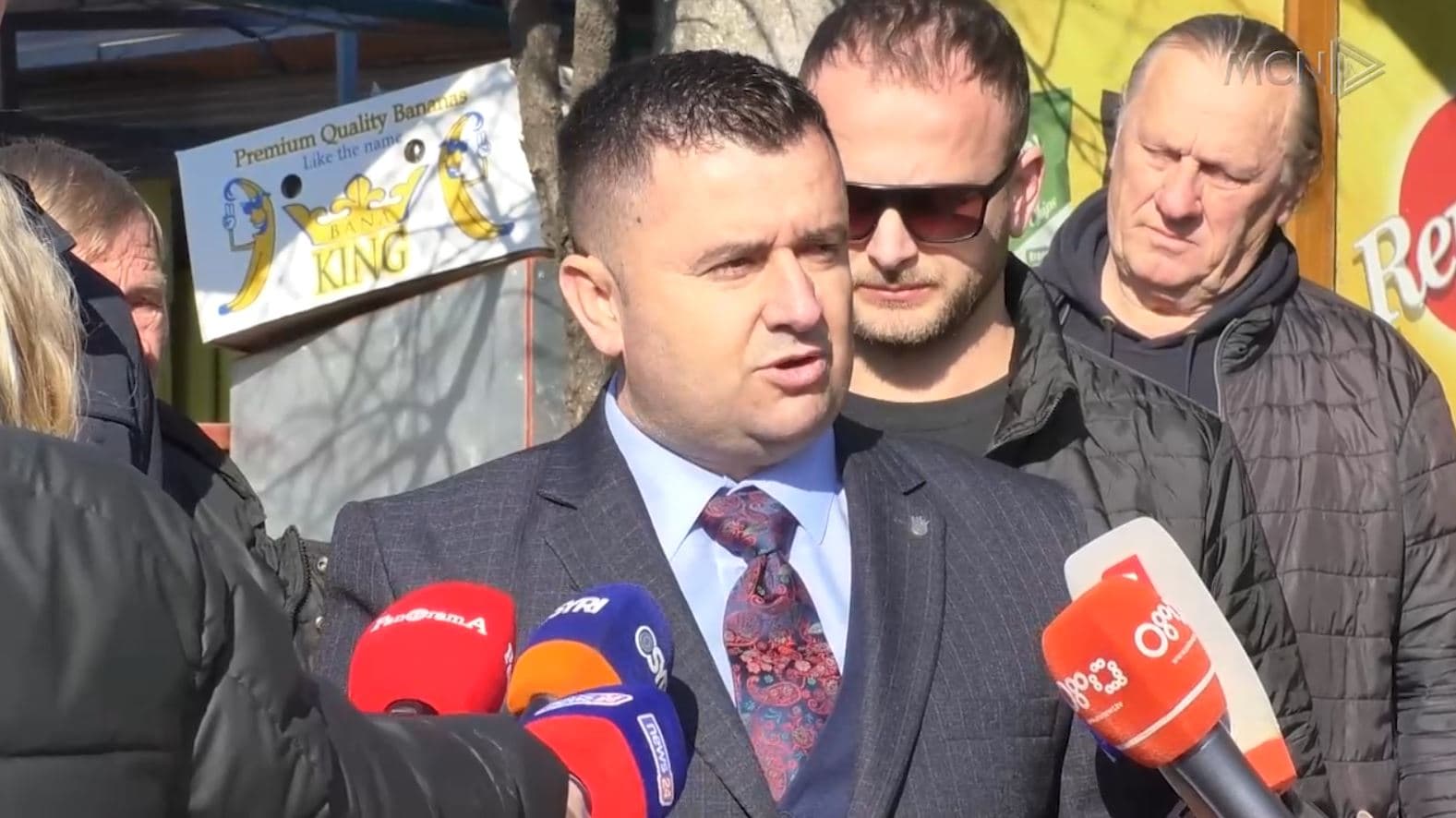 Banorët e Laprakës në protestë/ “Shteti të vret, të burgos! Ne do mbrojmë pronat tona” (VIDEO)