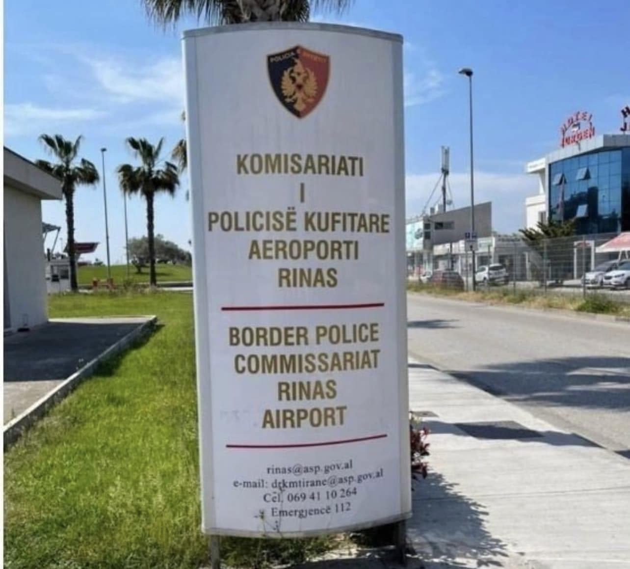 Me 42 mijë euro të padeklaruara në Rinas, nën hetim një person