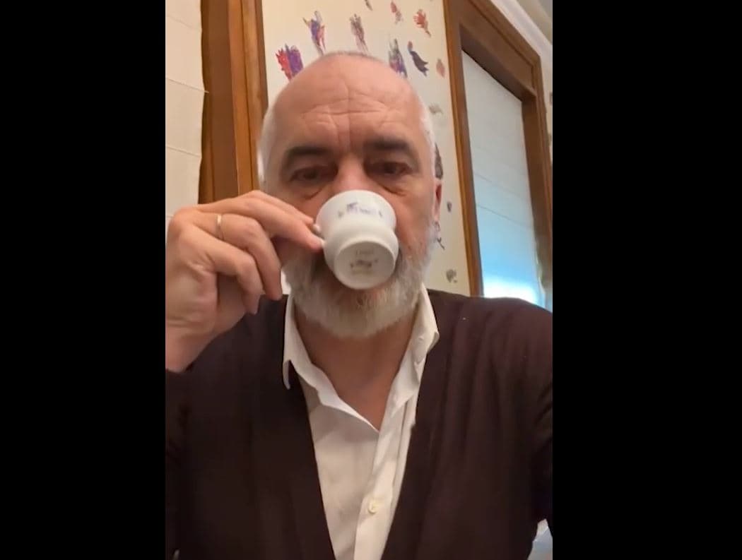 Skandali me ish-zyrtarin e FBI/ Rama shfaqet pas ditëve mungesë: Kujdes me këtë flamën gripale! 