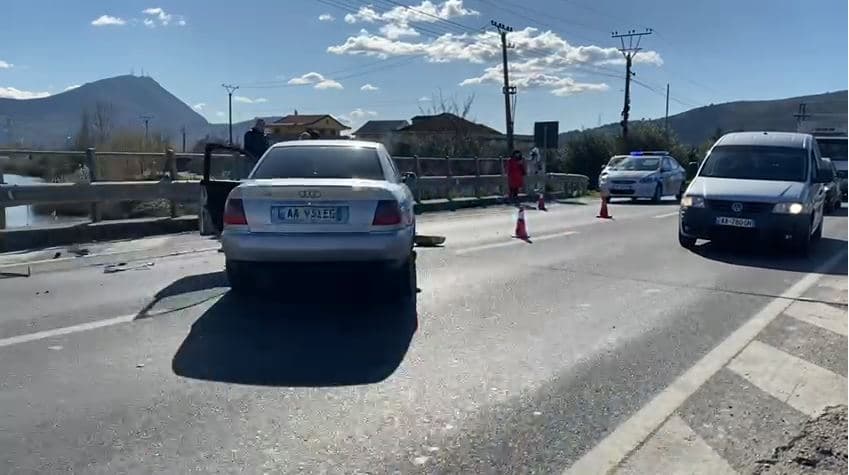 Aksident në aksin Lezhë-Shkodër, dy persona përfundojnë në spital