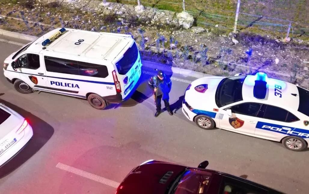 Sherr mes tre policëve në Tiranë, procedohen dy efektivë