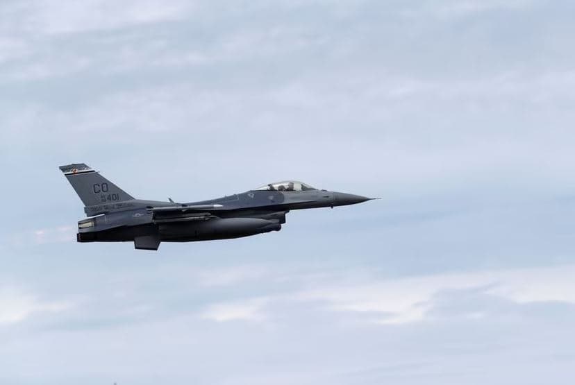 A duhet të sigurohen avionë luftarakë për Ukrainën? Debat mes aleatëve perëndimorë