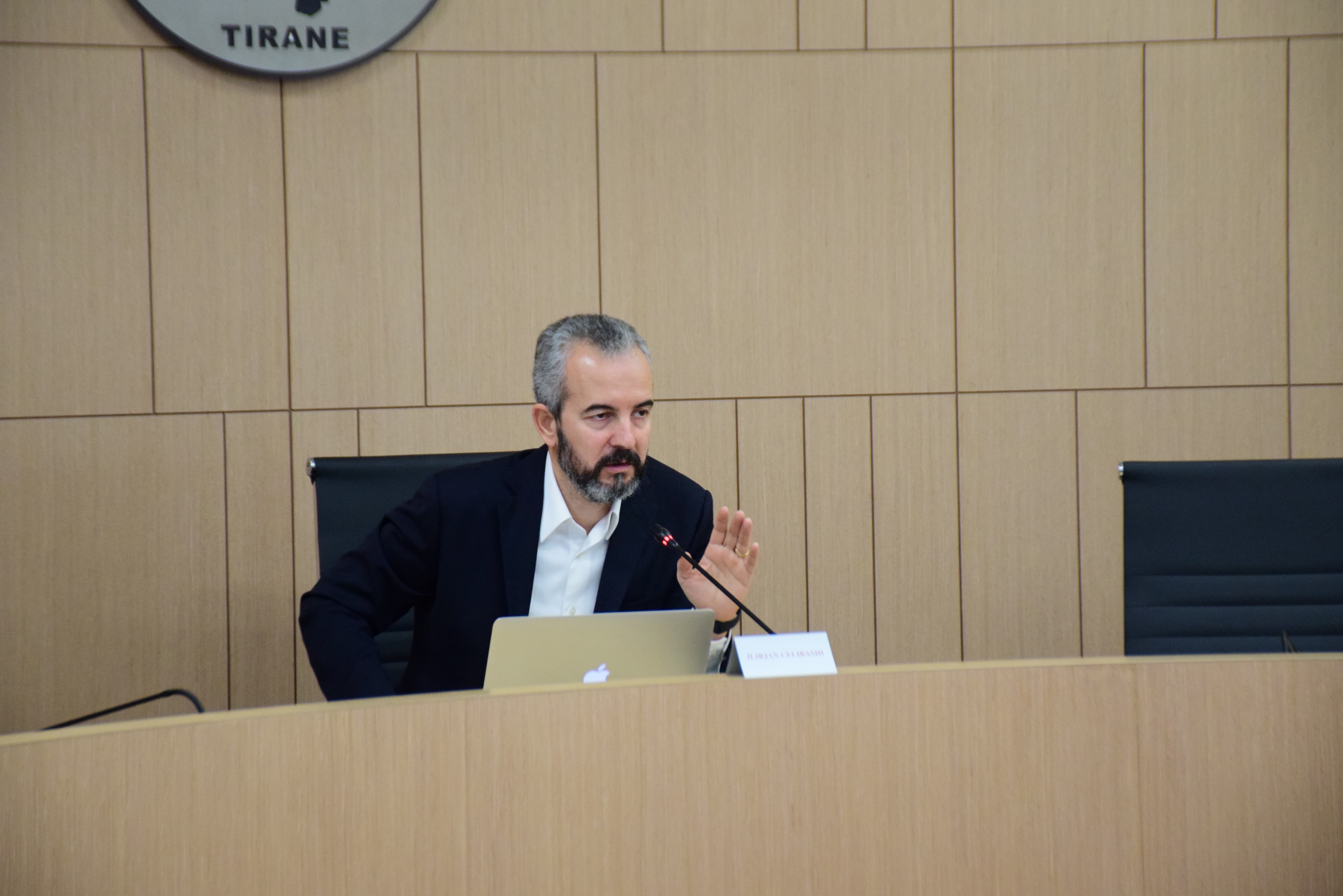       Zgjedhjet e 14 majit/ Celibashi: Votim dhe numërim elektronik në bashkitë Vorë, Kamzë dhe Elbasan