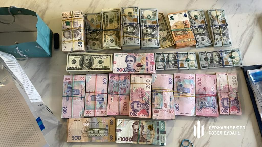 Ukraina shkarkon gjithë drejtuesit e agjencisë doganore
