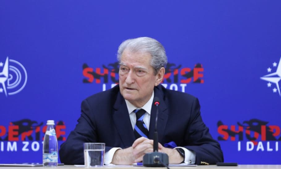 Berisha: Pas Enver Hoxhës, Rama ka përbaltur më shumë se kushdo emrin e Shqipërisë para Amerikës