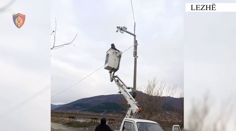 Të vendosura në kundërshtim me ligjin, “Fijet” heqin dhjetëra kamera në Shkodër, Lezhë dhe Dibër