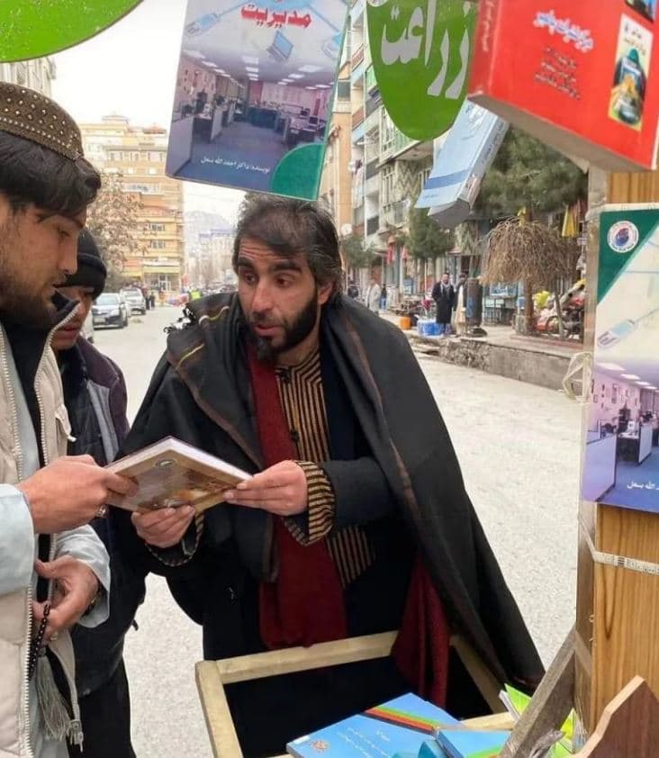 Arrestohet Ismail Meshaal, profesori i Kabulit që i grisi diplomat live në televizion