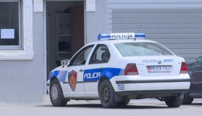 Kanosi me armë zjarri një person, shpallet në kërkim 31-vjeçari në Tiranë