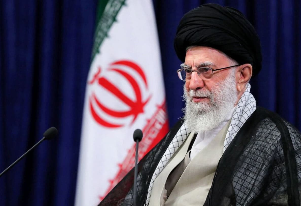 Iran/ Khamenei fal mijëra të burgosur, mes tyre dhe protestues