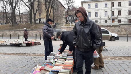 Kievi: Rusët po na djegin librat