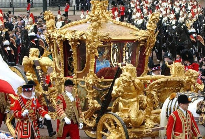 Mbreti Charles III, zbulohet çfarë përfshihet në paketën festive të kurorëzimit të tij