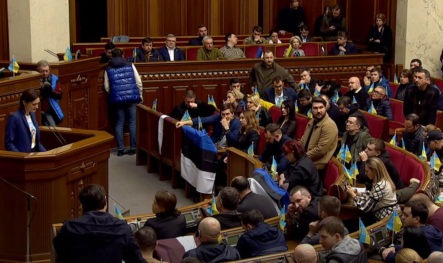 Parlamenti ukrainas zgjat ligjin ushtarak