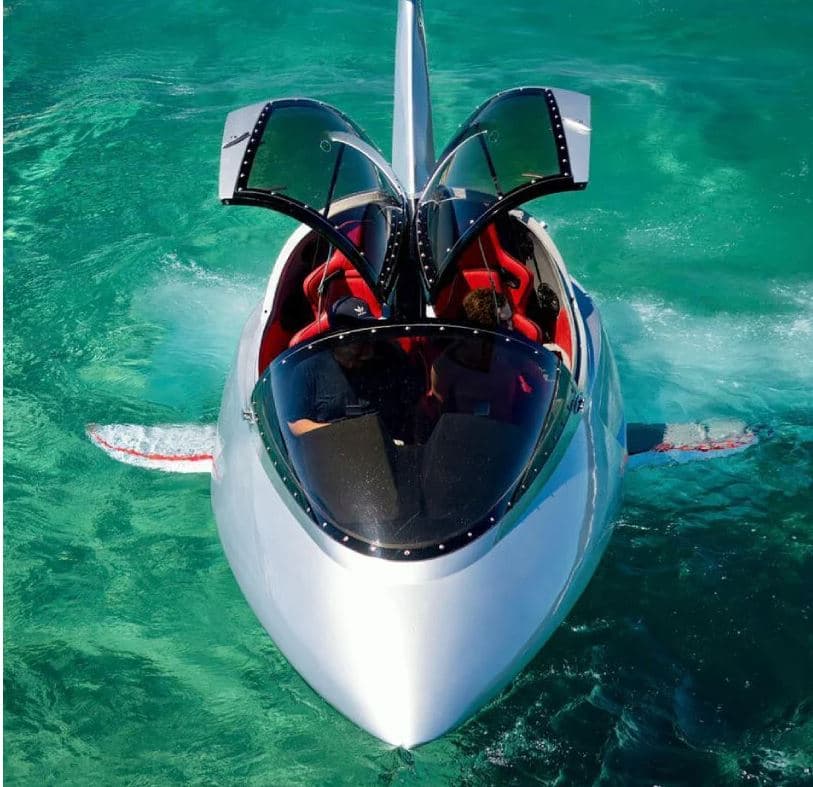 Jet Shark, motori i ujit që mund të kthehet në nëndetëse për katër persona