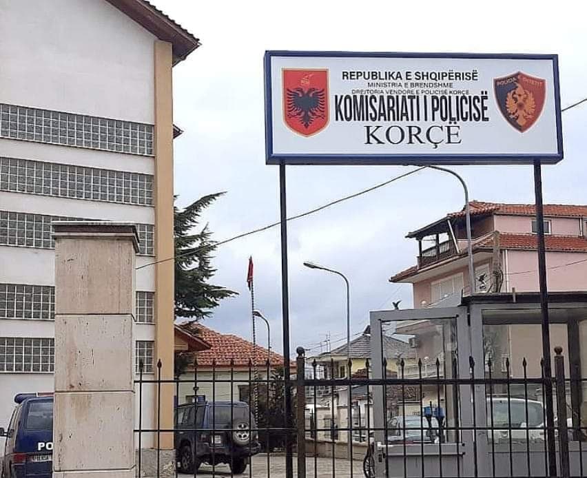 Vodhën para në një kishë, 3 të arrestuar në Korçë