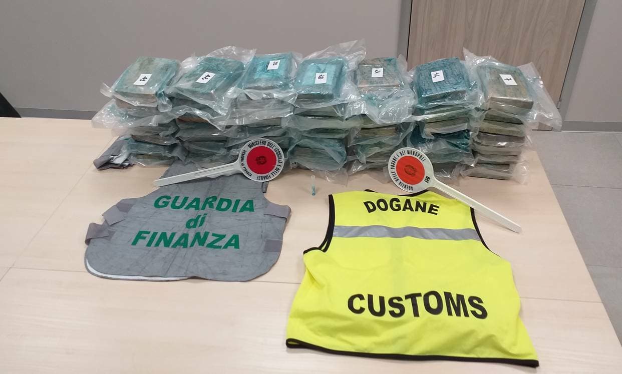 60 kg kokainë të fshehura në kontejnierin me banane, arrestohet shqiptari në Itali