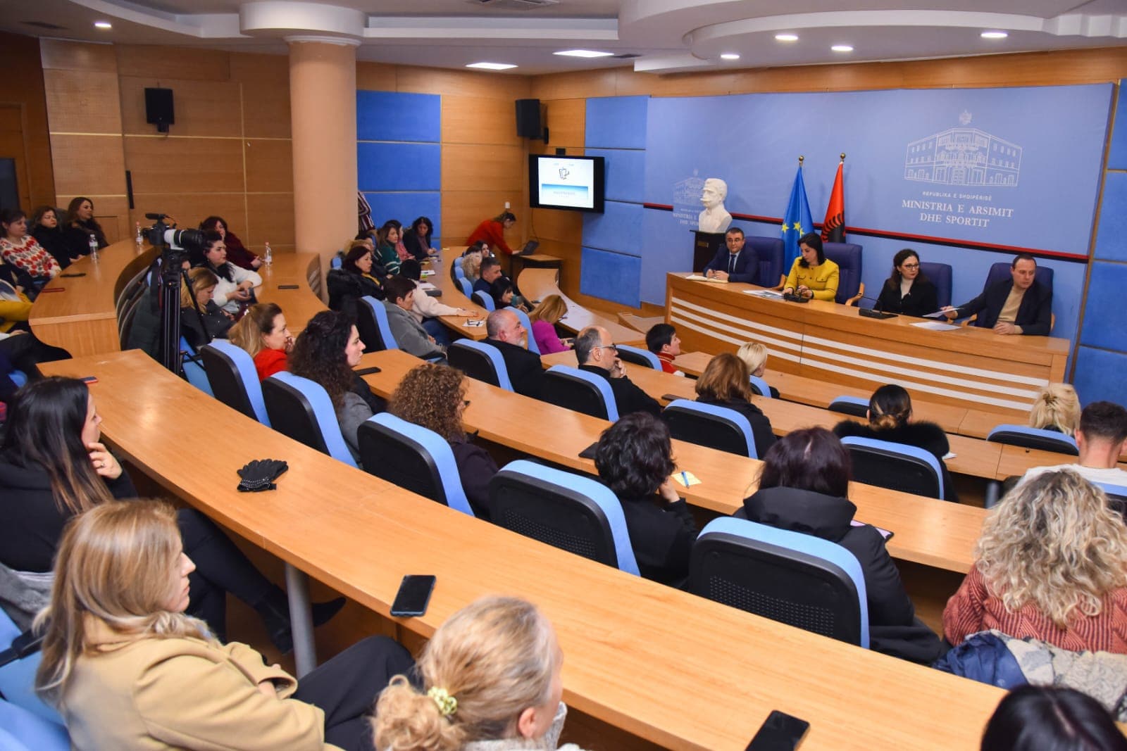 Kategoria “Mësues Mjeshtër”, Kushi: Procesi do administrohet nga zyra vendore arsimore