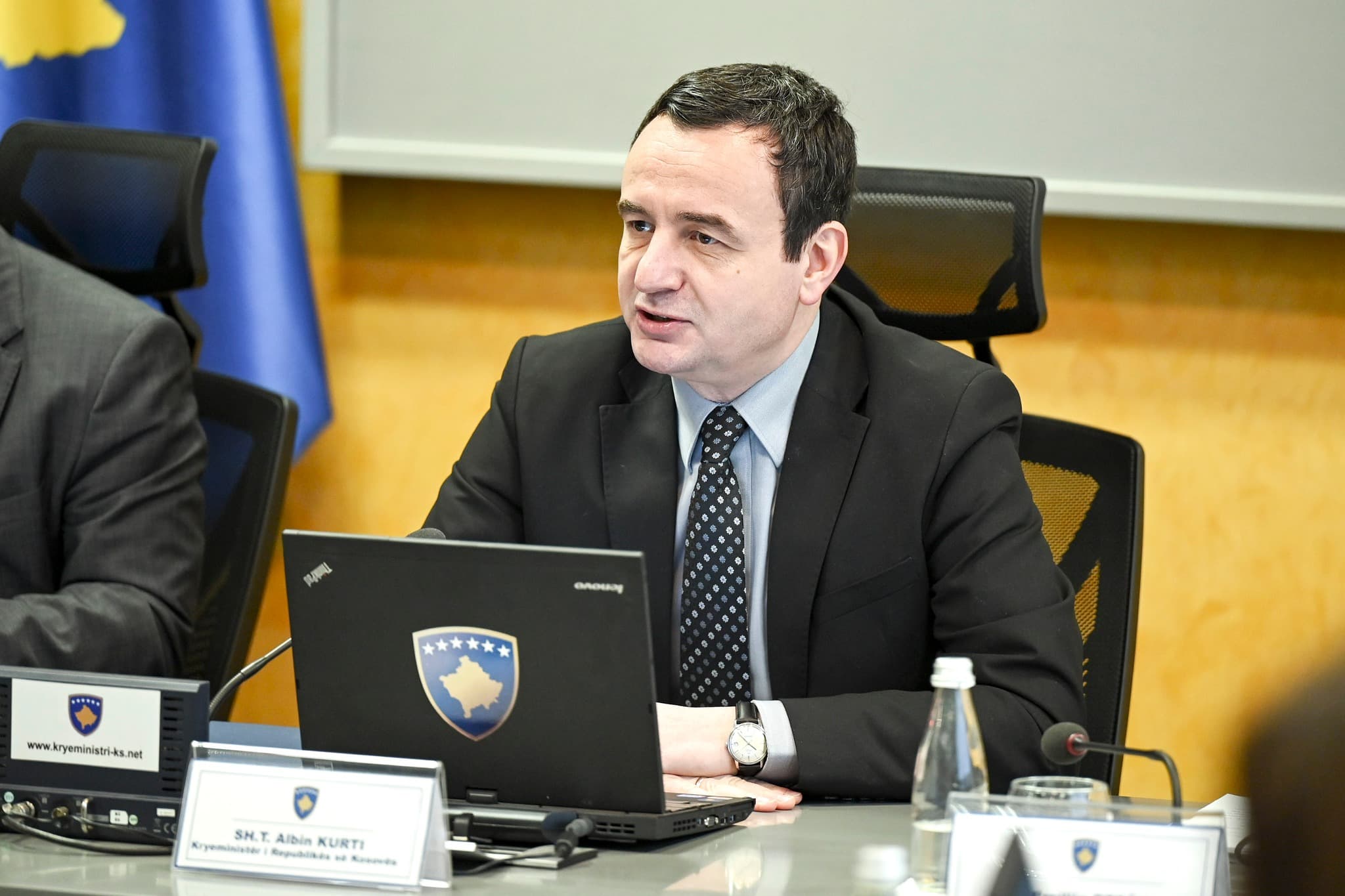 Kurti pyet serbët: Pse nuk lejoni asociacione njëetnike në Serbi, përderisa e kërkoni në Kosovë?