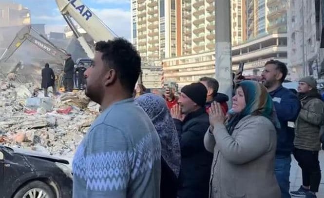 Shkon mbi 16,000 numri i viktimave në Turqi e Siri, ekipet e shpëtimit vijojnë kërkimet 
