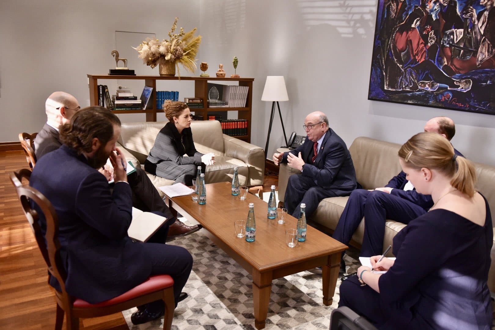Xhaçka takon Lord Stuart Peach: Bashkëpunim në infrastrukturën energjetike dhe rrugore