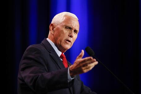 FBI kontrollon shtëpinë e Pence, kërkohen dokumente të tjera sekrete