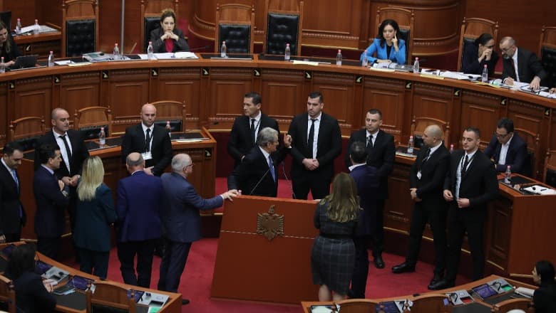 “Arriti kulmin dhe kapërceu kufirin etik”/ Deputetët e PS-së kërkojnë ndëshkimin e Sali Berishës