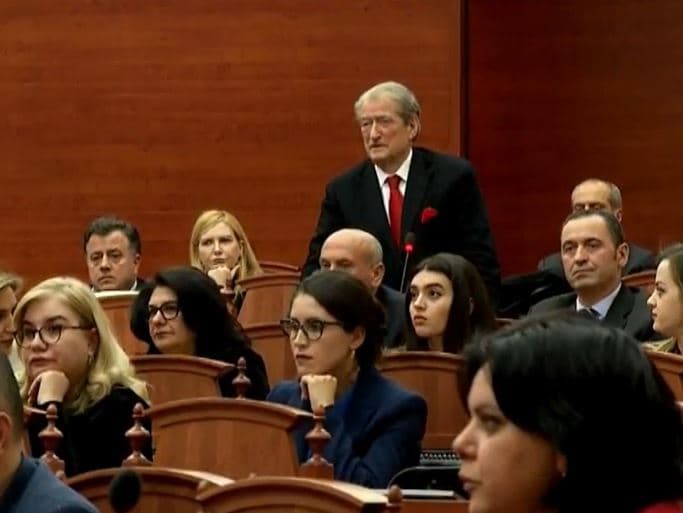 Berisha-deputeteve socialiste: Gjërat që thotë Rama s'do i dëgjoni kurrë nga goja ime. Mcgonigal ka bashkëpunuar me disa ministra