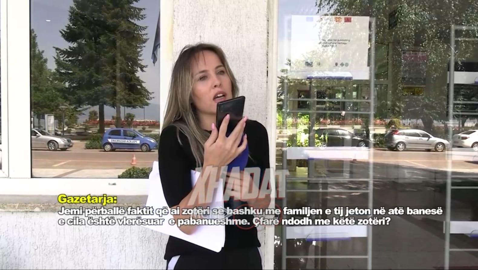 Familjes i rrezikohej jeta në banesën e dëmtuar nga rrëshkitjet e tokës. Xhadat i zgjidh çështjen e bonusit të qirasë