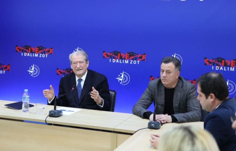 Berisha: Yuri Kim dhe Palmer prisnin me padurim fitoren e Edi Ramës