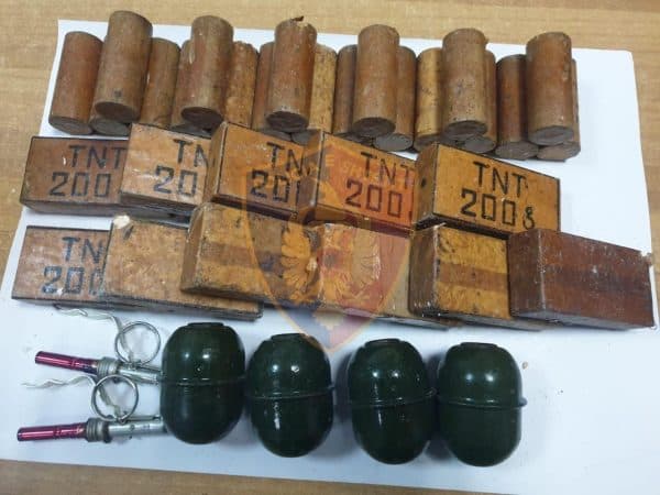 Sekuestrohen 30 kallëpe tritol dhe 4 granata në Vlorë, policia në kërkim të poseduesit