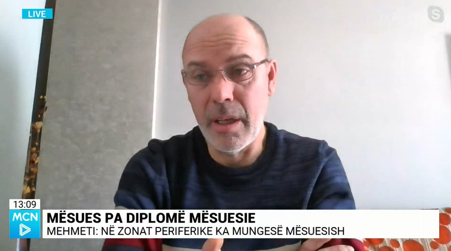 Mësues, pa diplomë mësuesie/ Mehmeti mbi vendimin e ministres: Në kundërshtim me ligjin dhe profesionet e rregulluara!