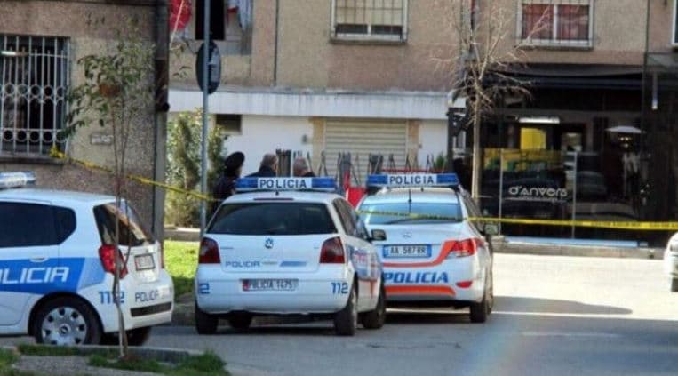 Shiste kokainë në lokal, 46-vjeçarja bie në prangat e policisë