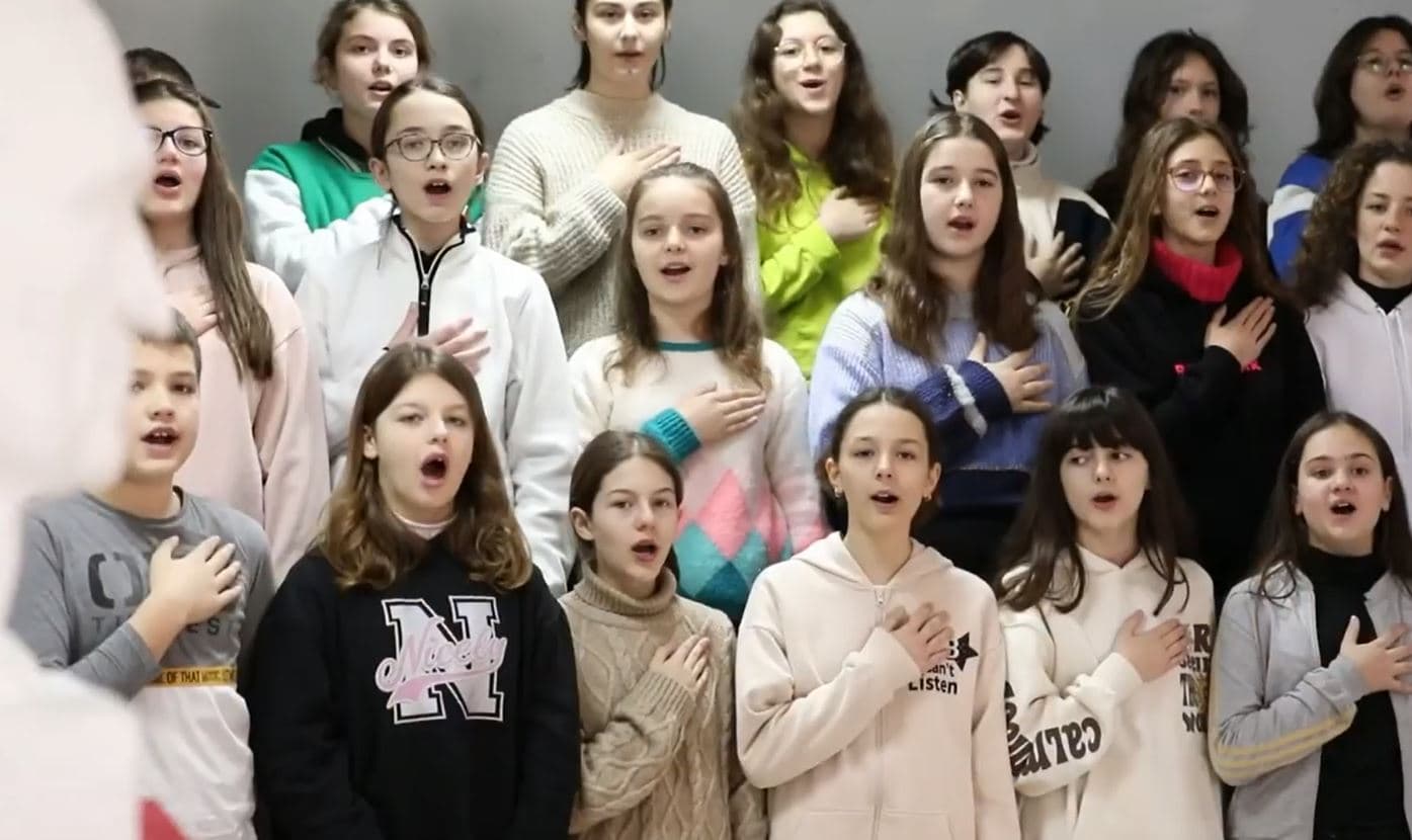 Çdo ditë e hënë, do të ketë një traditë të re në shkolla (VIDEO)