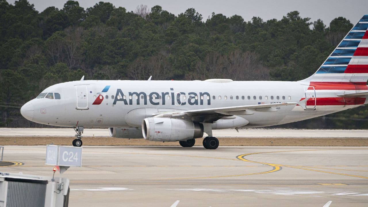 Çrregullimet emocionale të një pasagjeri, devijojnë fluturimin e ‘American Airlines’