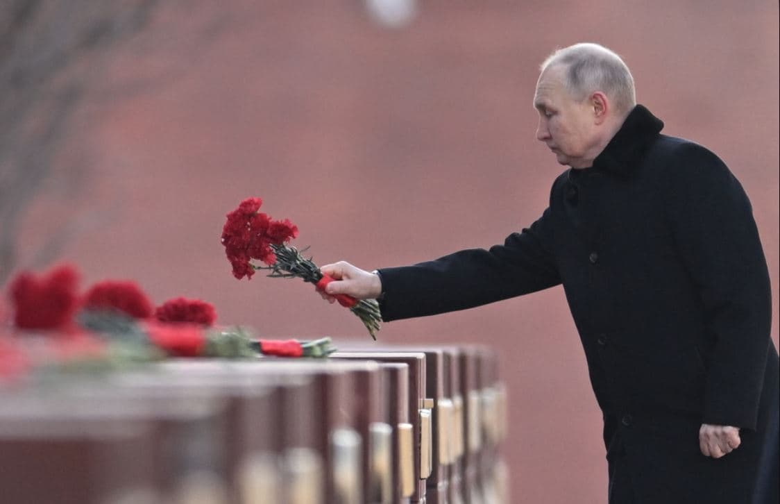Putin, homazhe për të rënët në Luftën e Dytë Botërore/ Zelensky takon homologun spanjoll