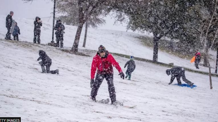 Stuhi dhe temperatura nën zero në Los Anxhelos, paralajmërimi i parë që nga viti 1989