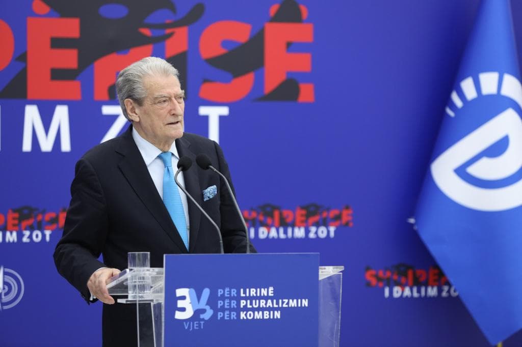 Berisha: Përgjegjës për veprimtaritë e McGonigal, Gjiknuri-Balla! Pse Yuri Kim mbështeti Bashën e akuzuar për financime ruse?