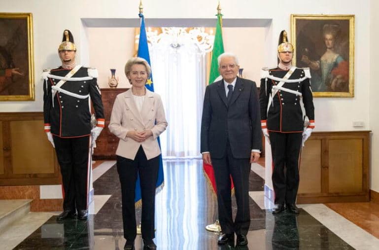Mbytja e anijes me emigrantë/ Mattarela kërkon angazhimin e BE mbi fenomenin. Von der Leyen: Do bëjmë më shumë
