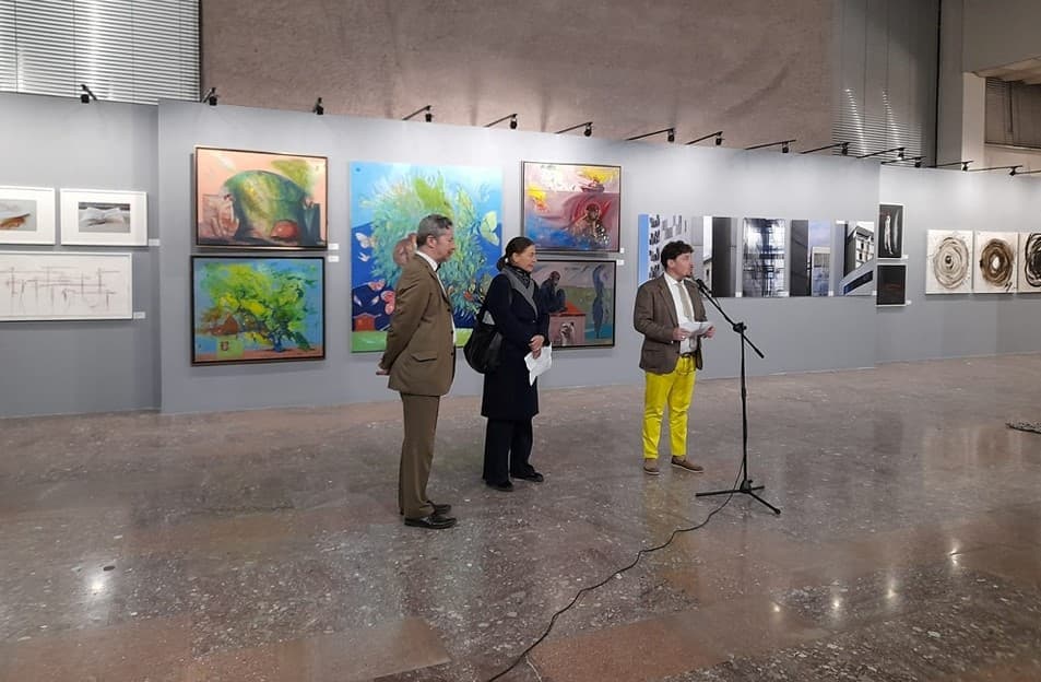 10 artistë të artit bashkëkohor çelin ekspozitë në Muzeun Historik Kombëtar