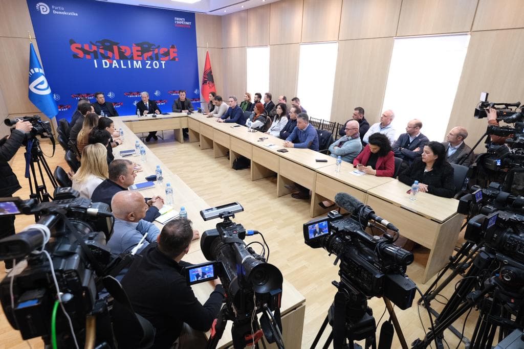 Vendimi i Apelit për vulën e PD-së/ Berisha mbledh Kryesinë: Rama mendoi të na japë një goditje por na dha një kushtrim