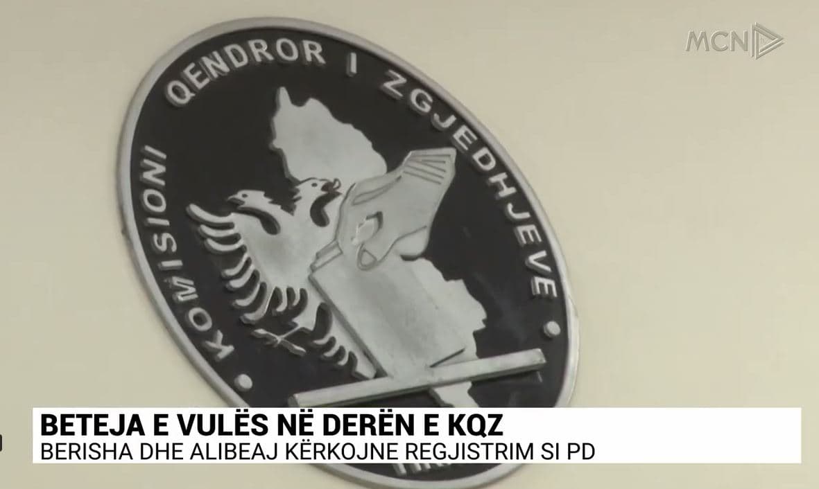 Beteja e vulës në derën e KQZ/ Berisha dhe Alibeaj kërkojnë regjistrim si PD (VIDEO)